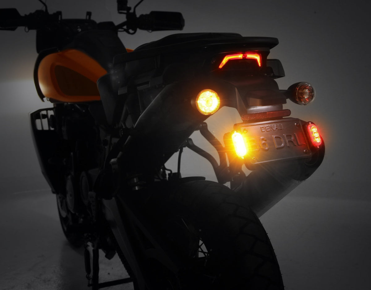 DENALI Plug-&-Play Rear T3 Turn Signal License Plate Kit for Harley-Davidson Pan America 1250 – bilde 3
