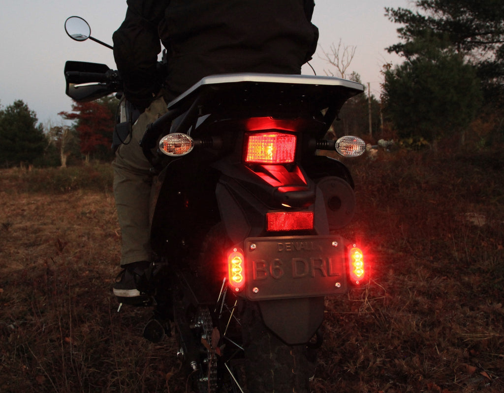 DENALI Plug-&-Play Rear T3 Turn Signal License Plate Kit for Kawasaki KLR650 – bilde 2