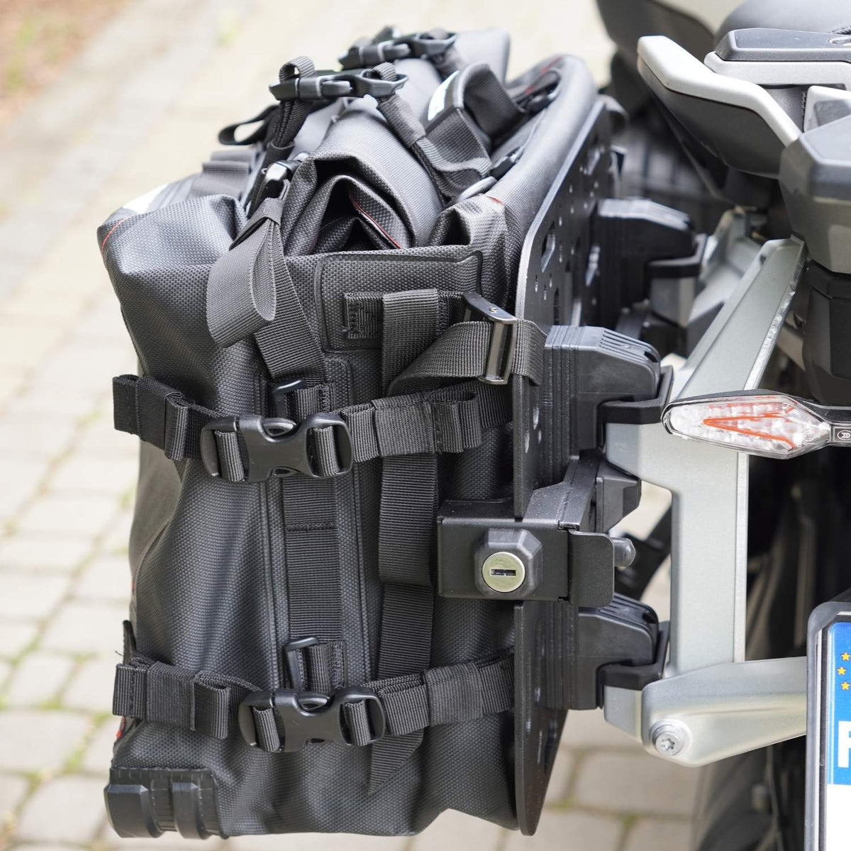 Rackless plate V1 for OEM 1300GS ADV