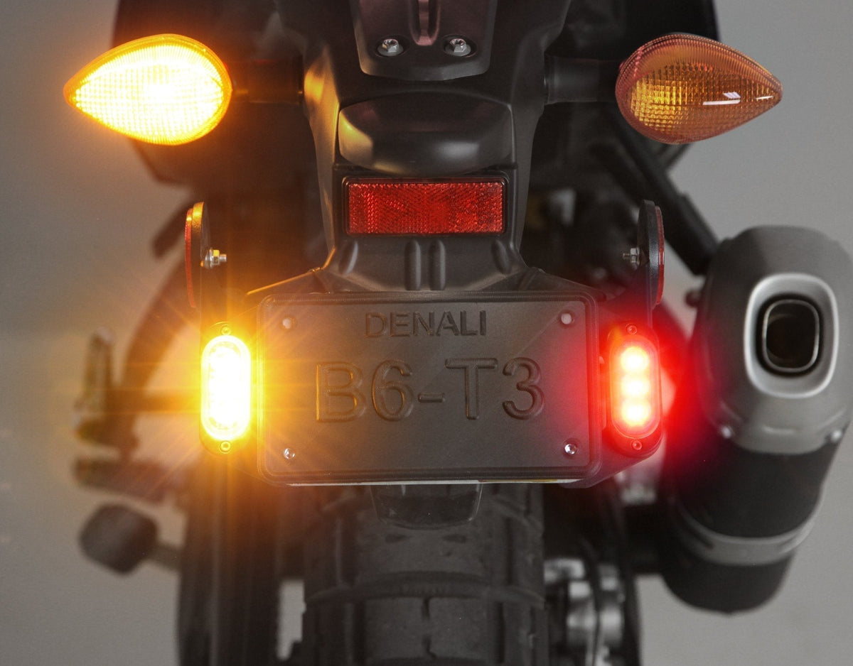 DENALI T3 Rear Switchback LED Turn Signal Pods with License Plate Mount – bilde 5
